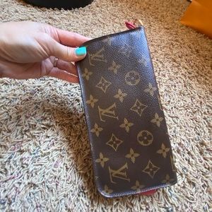 SOLD Insolite Wallet in Pivoine